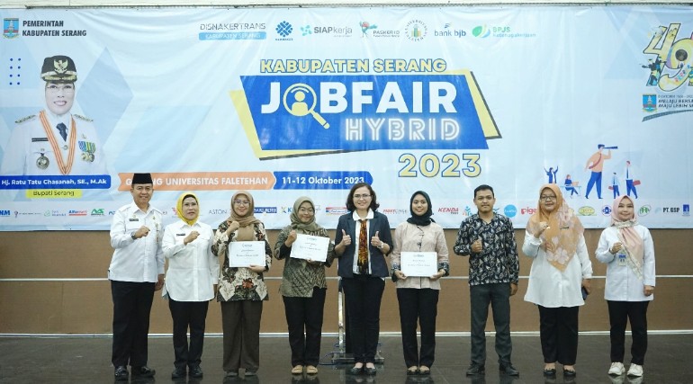 Tekan Angka Pengangguran, Bupati Serang Buka Job Fair